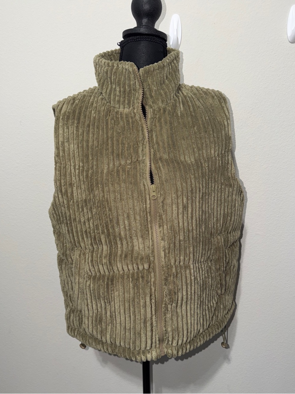 Panache Olive Ribbed Zip-Front Vest - Picture 4 of 8